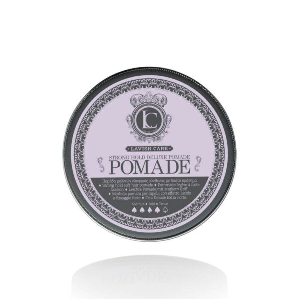 Lavish Care Strong Hold Deluxe Pomade ελαφριάς σύνθεσης με δυνατό κράτημα δίνοντας τον απόλυτο έλεγχο και ακρίβεια στα διάφορα look χωρίς να βαραίνει τα μαλλιά.