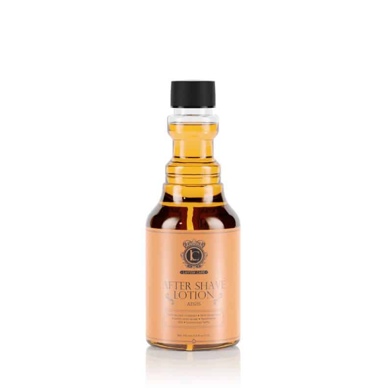 Lavish Care After Shave Lotion Aegis 290 ml Λοσιόν για μετά το ξύρισμα "Αιγίς" από την Lavish Care, με πικάντικο, αρρενωπό άρωμα, βγαλμένο από παλαιότερες εποχές. Δροσίζει, ενυδατώνει, καταπραΰνει το δέρμα και βοηθά στην επούλωση πληγών από το ξυράφι. Οι δραστικές ενέργειες της λοσιόν βοηθούν στην αντιμετώπιση της απώλειας υγρασίας και τη ξηρότητα του δέρματος.